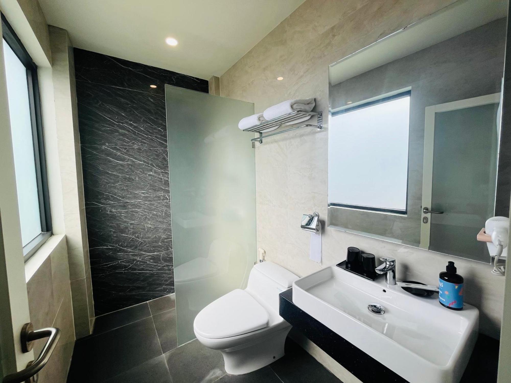 Sans Hotel 88 Andalan Surabaya By Reddoorz Eksteriør billede