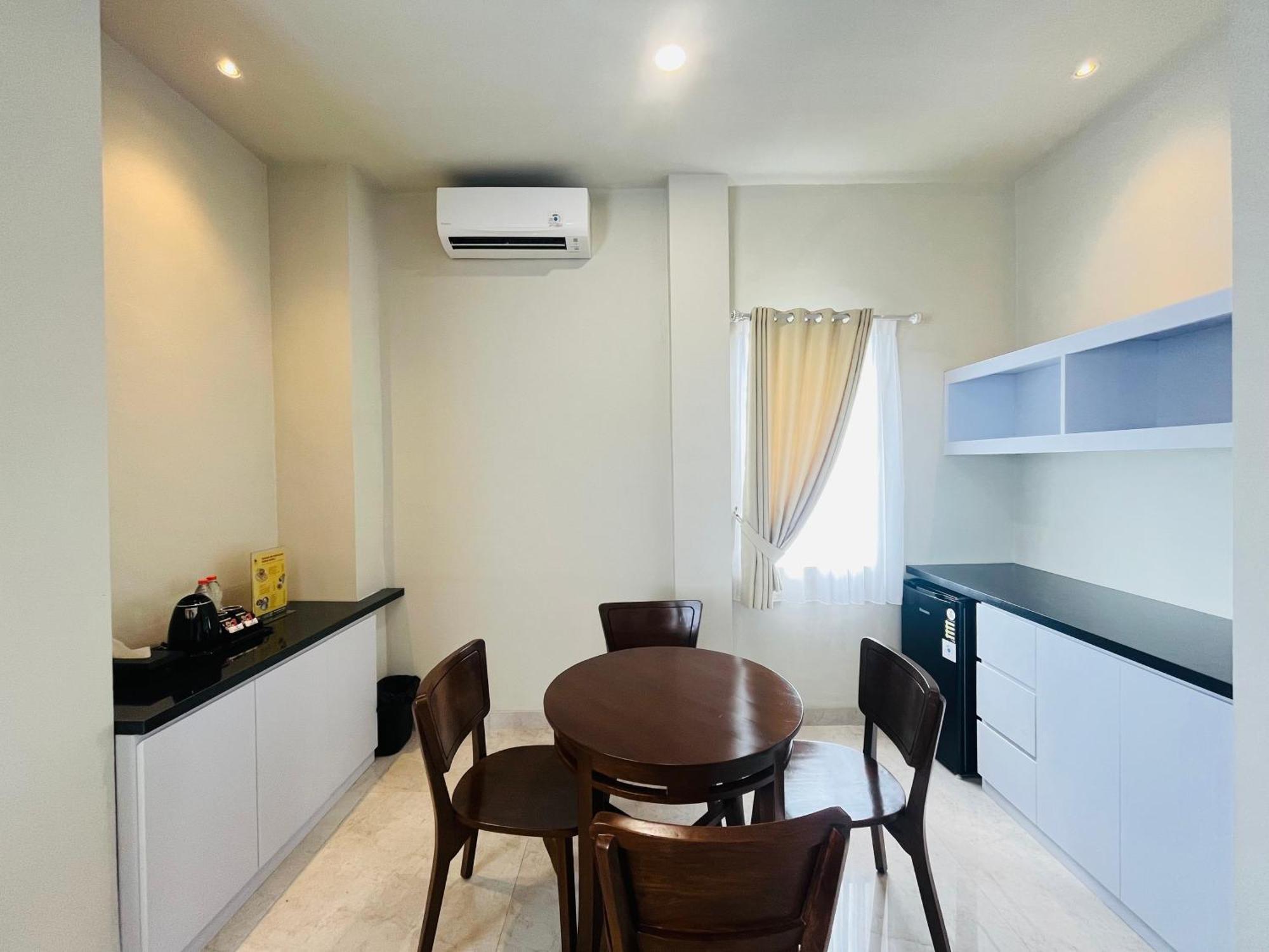 Sans Hotel 88 Andalan Surabaya By Reddoorz Eksteriør billede