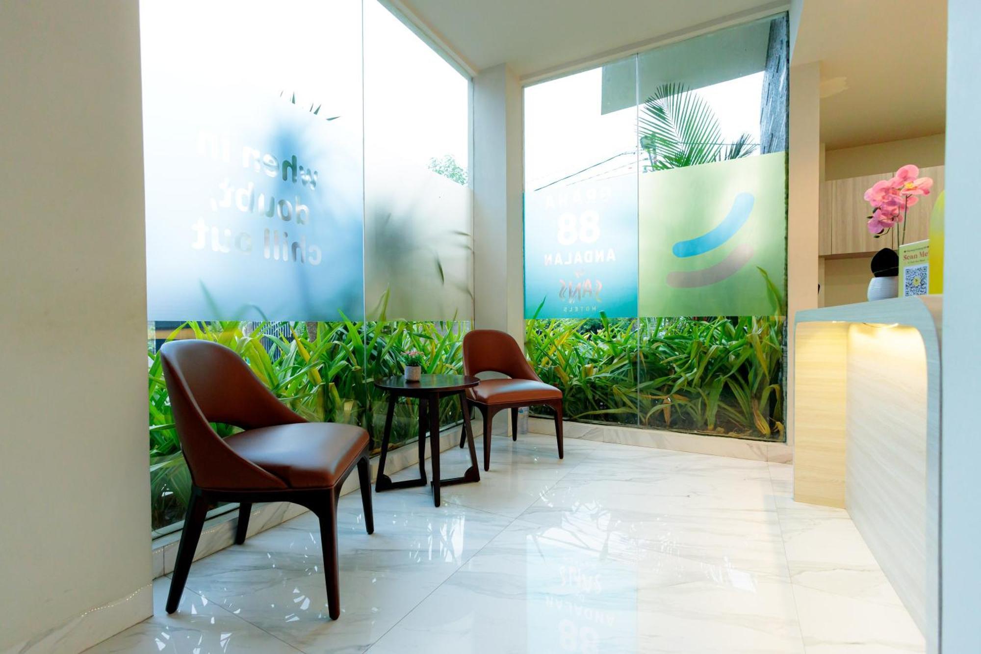 Sans Hotel 88 Andalan Surabaya By Reddoorz Eksteriør billede