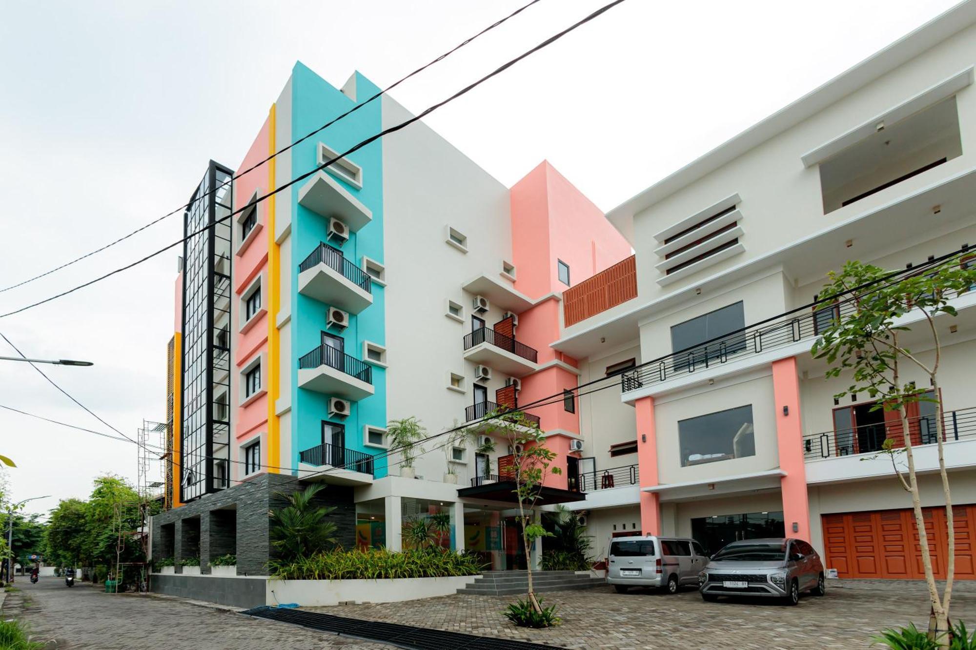 Sans Hotel 88 Andalan Surabaya By Reddoorz Eksteriør billede