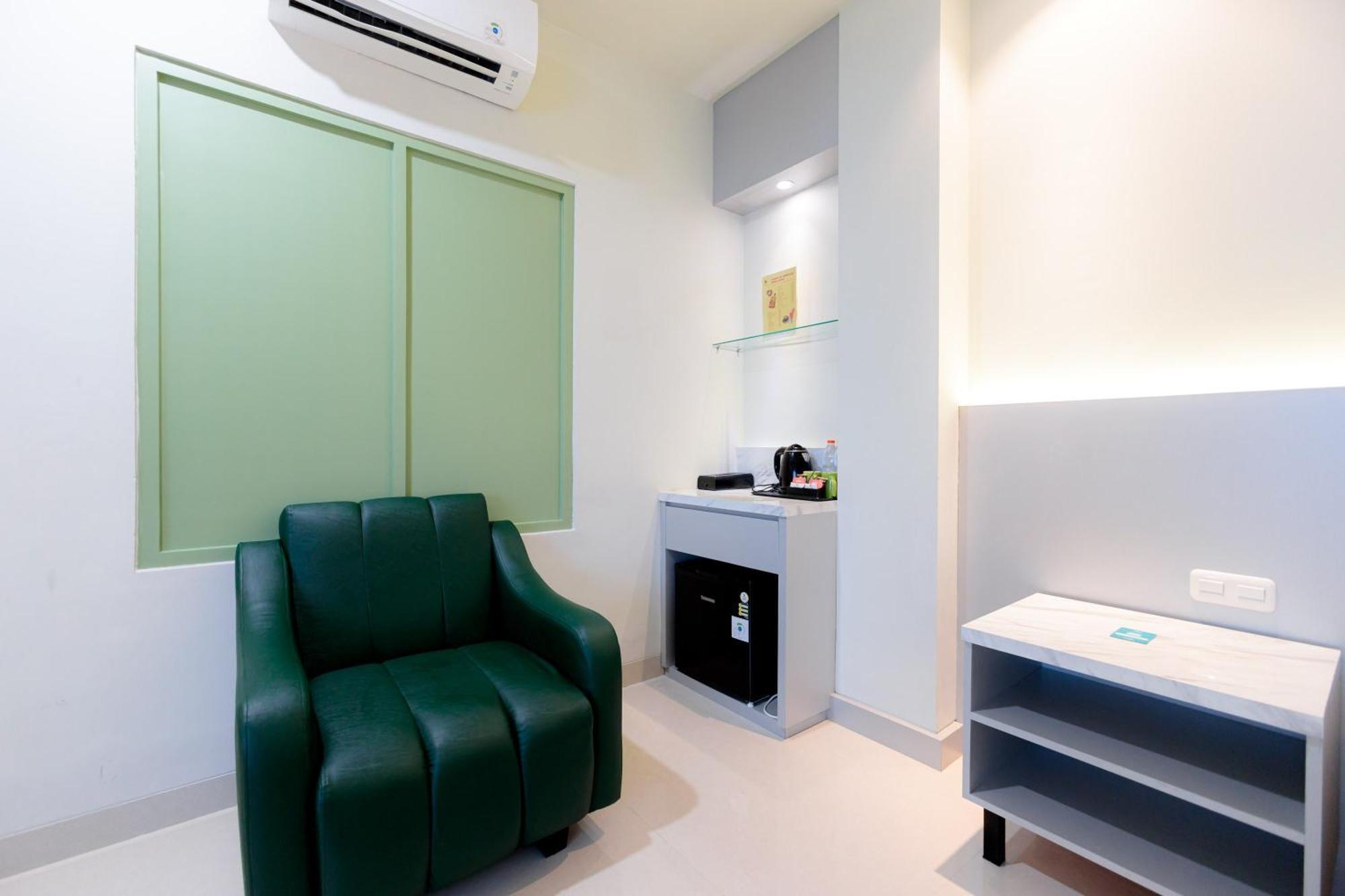 Sans Hotel 88 Andalan Surabaya By Reddoorz Eksteriør billede