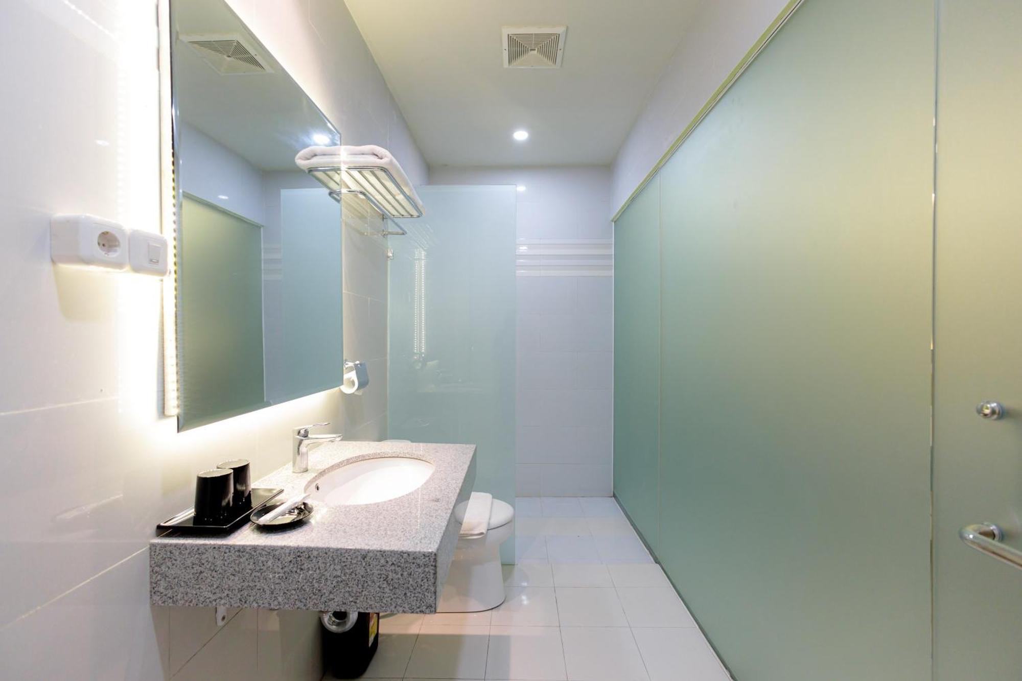 Sans Hotel 88 Andalan Surabaya By Reddoorz Eksteriør billede