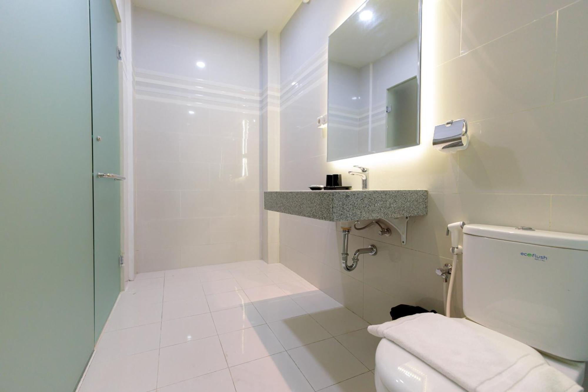 Sans Hotel 88 Andalan Surabaya By Reddoorz Eksteriør billede